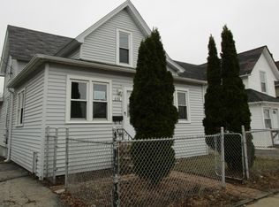 636 N Butrick St, Waukegan, IL 60085