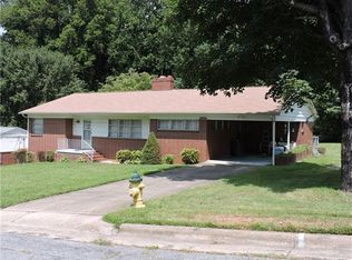 1002 Wright St SW, Lenoir, NC 28645