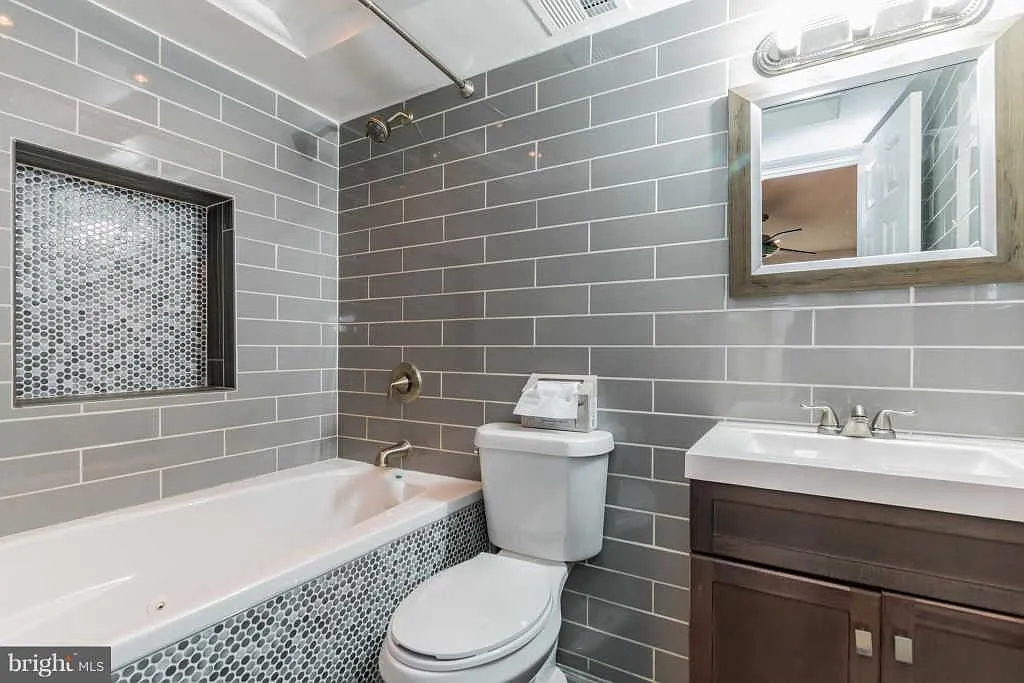 4 bed, 2.5 bath, 1950 sqft, $2,500 — Photo 4