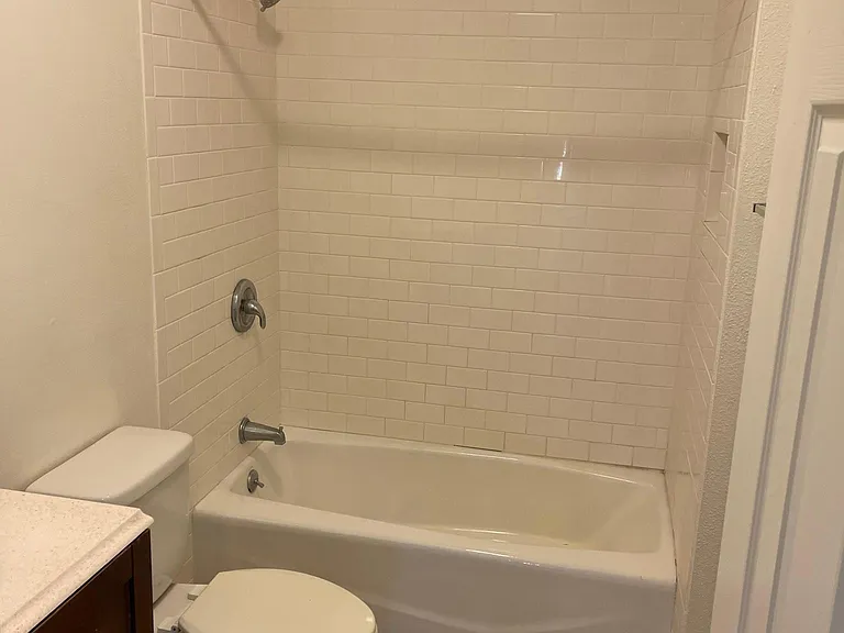 521 N Hill Ave #10 — Photo 13