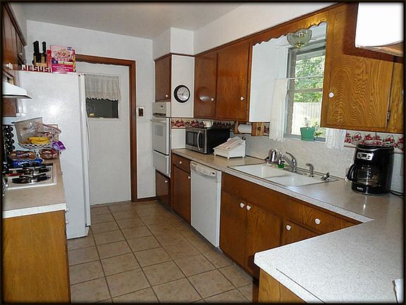 Kitchen with Gas stove top