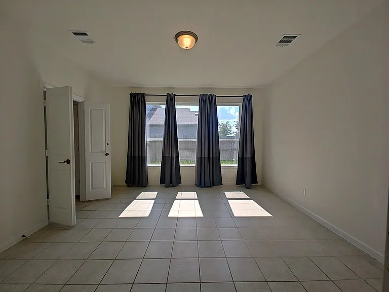 7802 Winter Hawk Cir — Photo 11