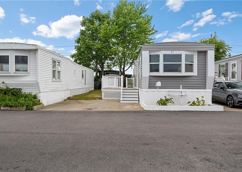 67 East Dr, Rumford, RI 02916 | Zillow