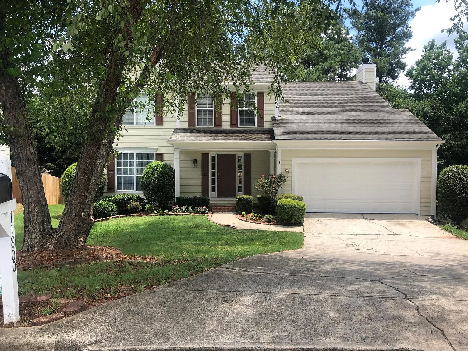 4 bed, 3.5 bath, 2700 sqft, $3,000 — Photo 1