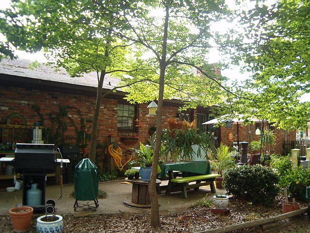 2nd image of 311 Oak Dr