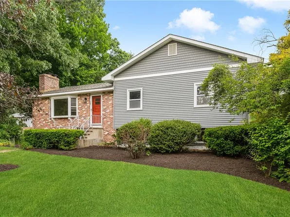 10 Cider Ln, Smithfield, RI 02828