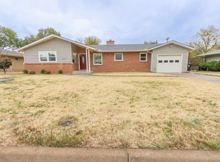 1013 Manor Rd, Salina, KS 67401