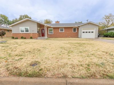1013 Manor Rd, Salina, KS, 67401