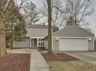 1222 Foothill Dr, Champaign, IL 61821