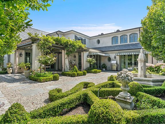4th image of 901 Zurich Cir