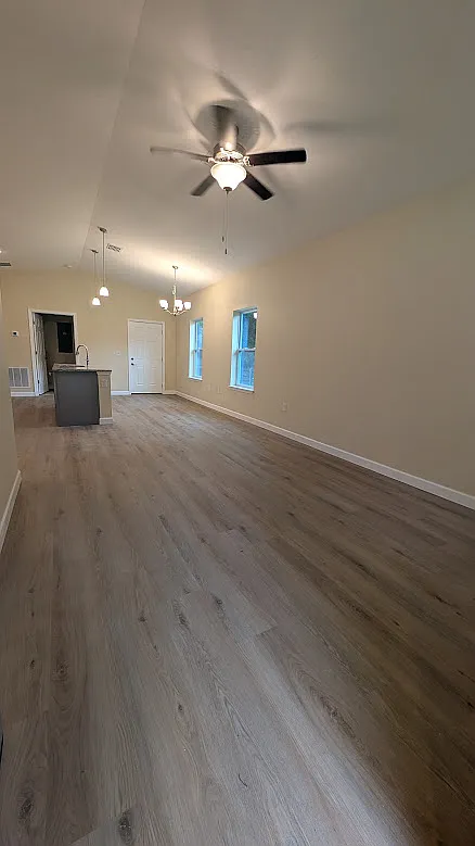 3 bed, 1150 sqft, $1,850 — Photo 2