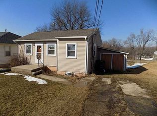 406 28th Ave SW, Cedar Rapids, IA 52404