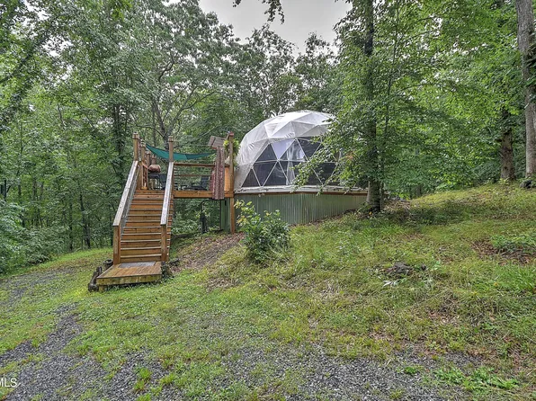 6728 Hayters Gap Rd, Saltville, VA 24370