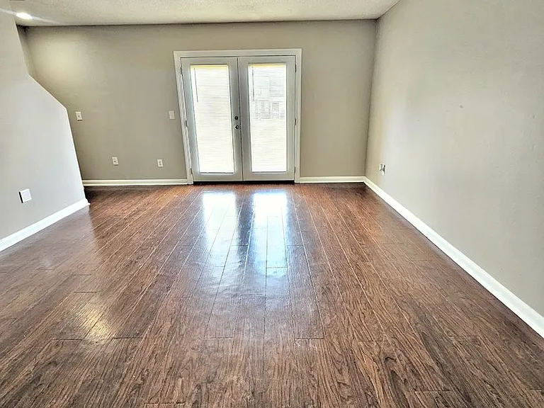 Avalon Cove Townhomes — Photo 15