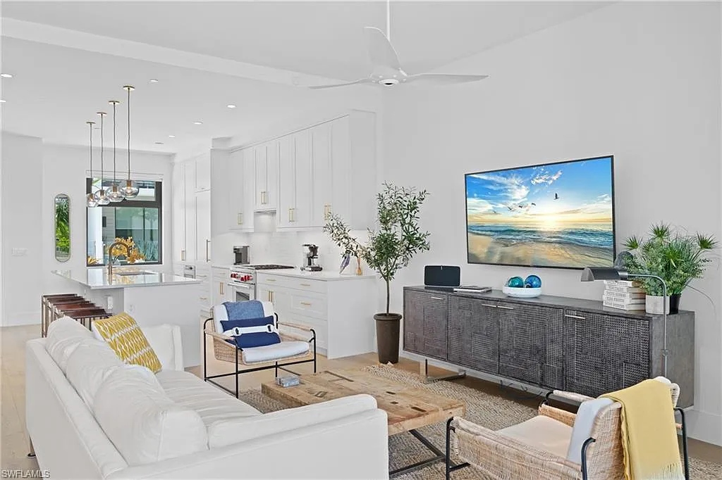 2 bed, 2.0 bath, 1397 sqft, $15,000 — Photo 2