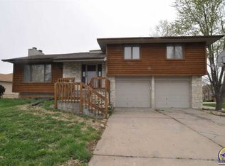3801 SW Canterbury Town Rd, Topeka, KS 66610