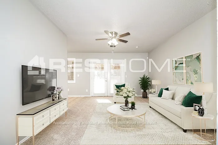405 Lotus Ave — Photo 4