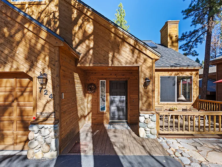 724 Conifer — Photo 36