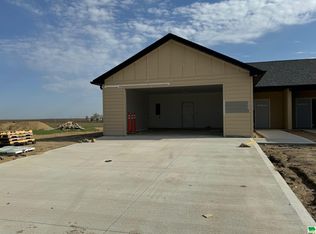 706 17th St SE, Orange City, IA 51041