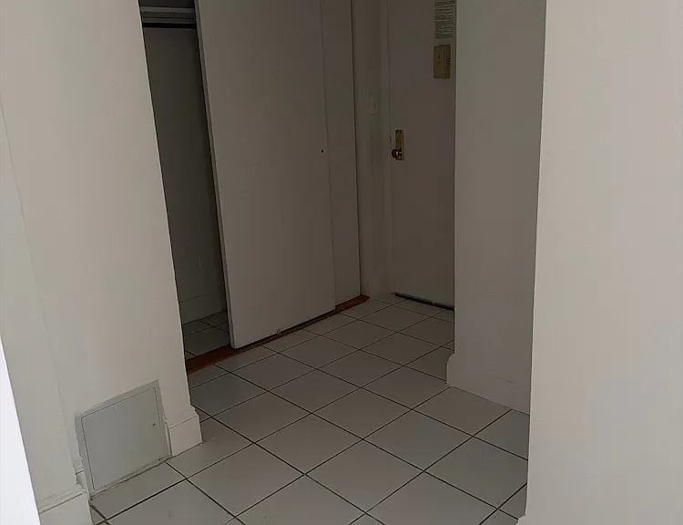 150 E 39th St #506 — Photo 5