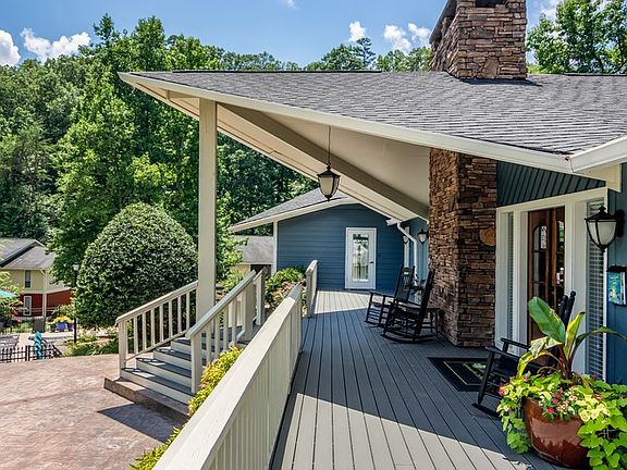 Main Office Exterior at Hawthorne Creekside in Chattanooga TN