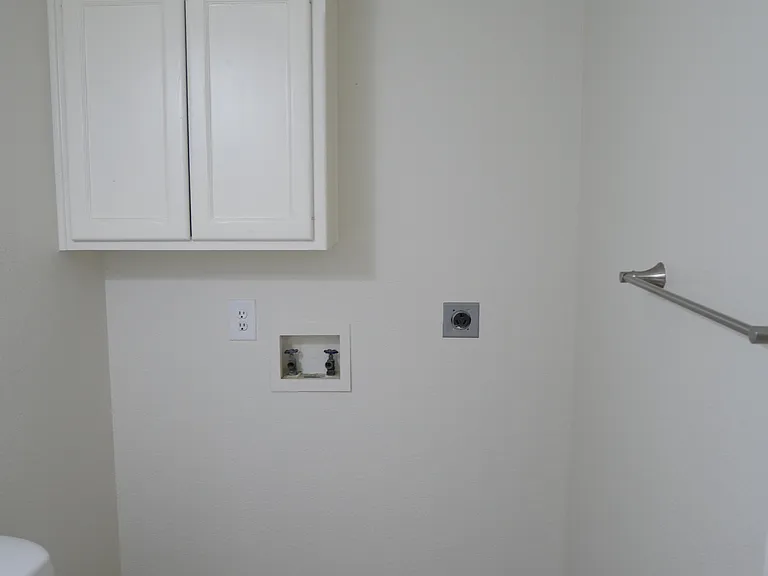 503 Gateway Pkwy #5 — Photo 5