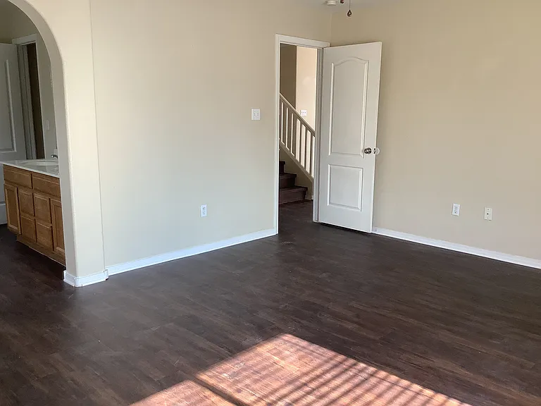 3809 Wayne Rd NE — Photo 13