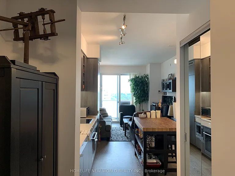 101 Erskine Ave #1004 — Photo 5