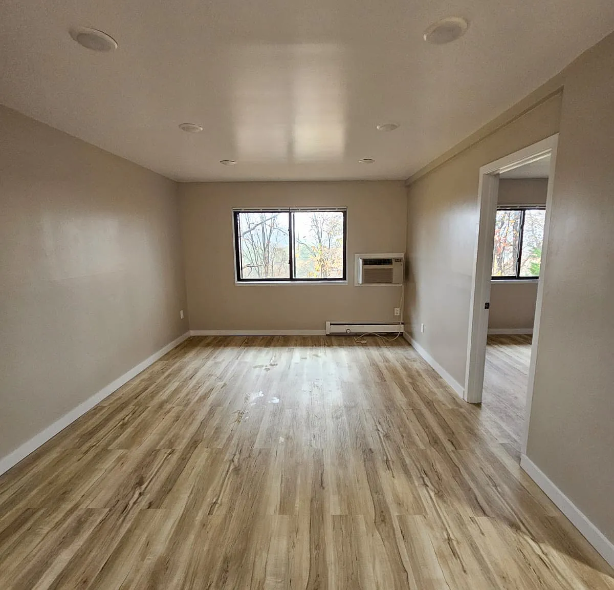2 bed, 850 sqft, $1,750 — Photo 2
