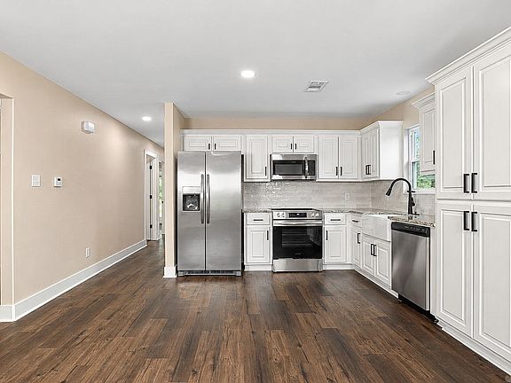 5th image of 2702 S Belair