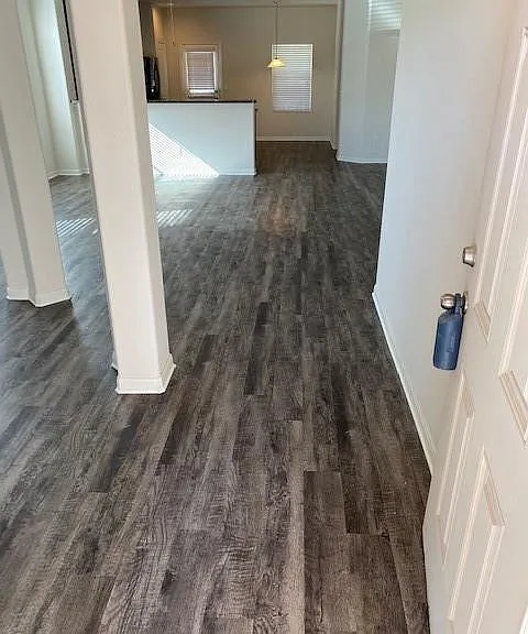 124 Hollis Ln — Photo 4