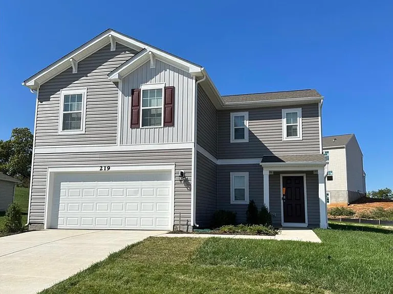 219 Centergate Dr — Photo 2