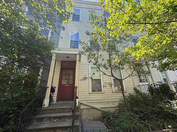 2nd image of 159 Sussex St #1