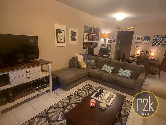 Rented by Realty 2000 Corp | media 2