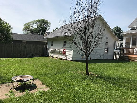 5th image of 1013 Sycamore St