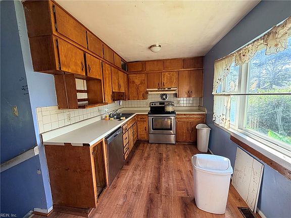 2nd image of 732 Jericho Rd