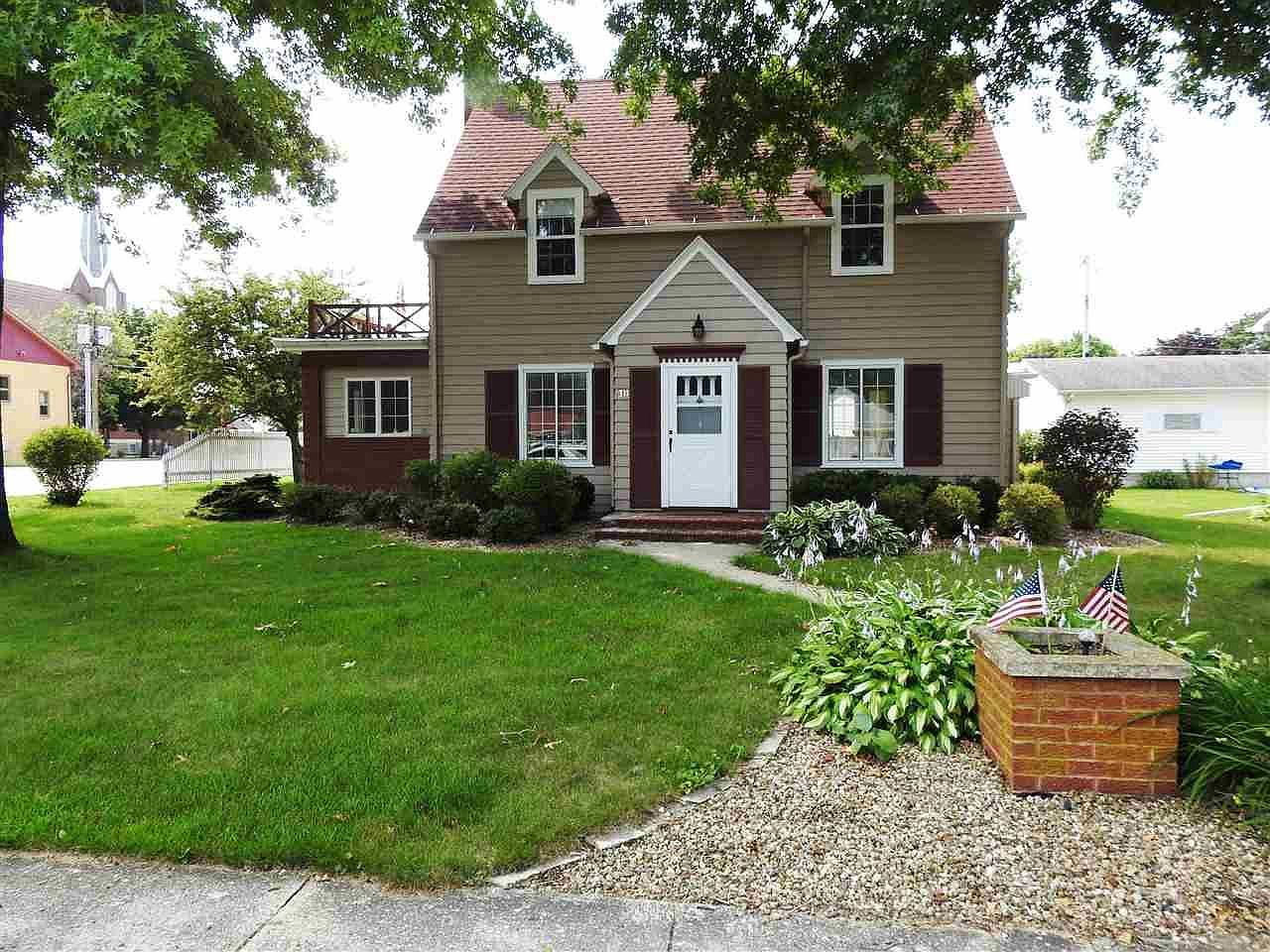 311 E 2nd St, Sumner, IA 50674 Zillow