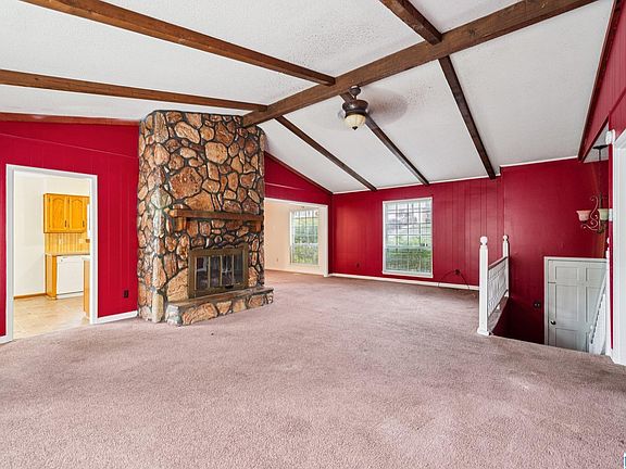 3rd image of 317 Fox Glen Rd NW