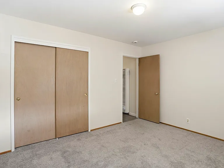 2105 Royal Dr #1 — Photo 24