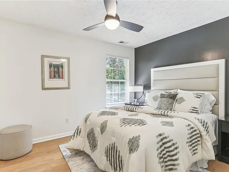 859 Springchase Dr — Photo 20
