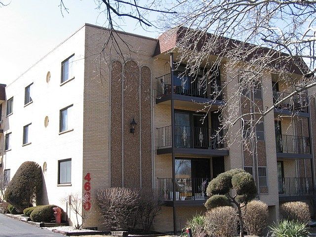 1st image of 4660 N Austin Ave APT 203