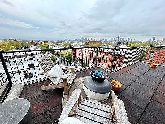 1st image of 444 7th Ave APT 4R