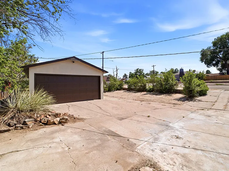 330 Jefferson St — Photo 54