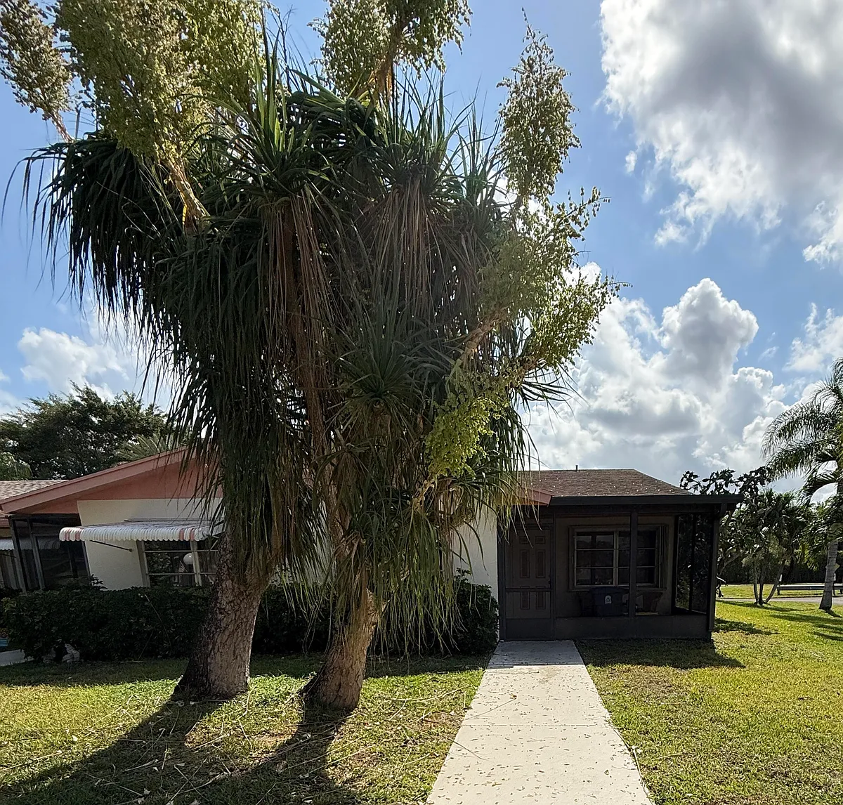 Photo 1 of 11 - 14464 Campanelli Dr - Delray Beach, FL Primary Photo - 14464 Campanelli Dr