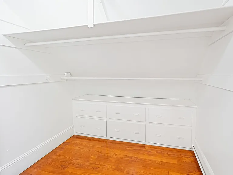 84 E Main St — Photo 34