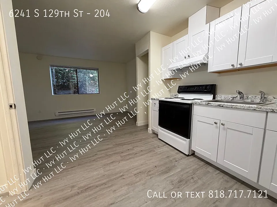 6241 S 129th St #204