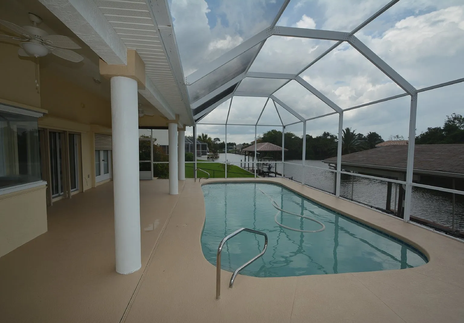 3 bed, 3.0 bath, 1960 sqft, $3,500 — Photo 3