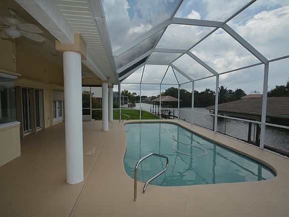 3rd image of 10 Crampton Ct