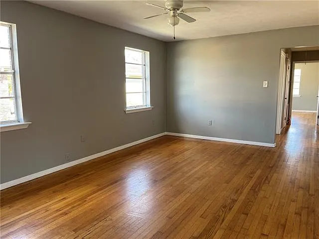6095 Wilton Dr — Photo 2