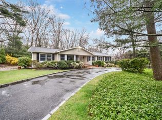 24 Threepence Dr, Melville, NY